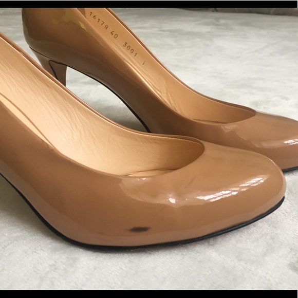 Giuseppe Zanotti nude/ tan round toe patent leather pumps 👠 Sz 40 EU - Picture 5 of 8